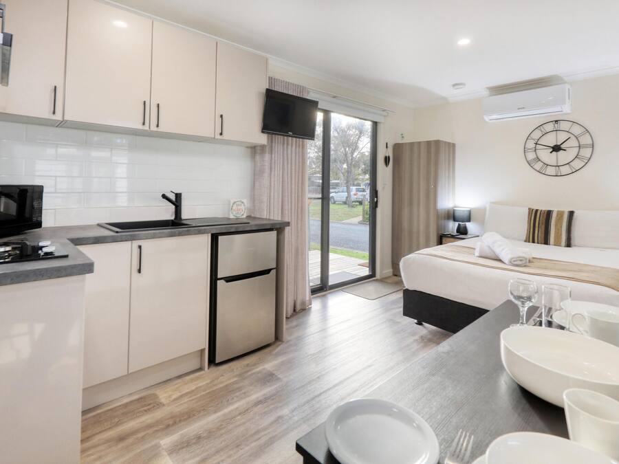 Studio - Sleeps 2
