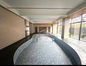 Interior - leshanchanyiyilejiudian (Leshan)