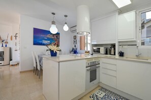 Fridge, microwave, oven, stovetop - Marysol - Javea, Costa Blanca (Javea)