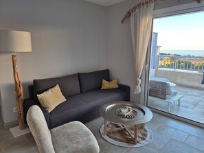 Smart TV, books, stereo - 3 star apartment with sea view (L'Île-Rousse)