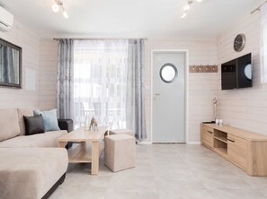 Classic House, 3 Bedrooms | Living room - Cottage in Pobierowo Near Baltic Beach (Rewal)