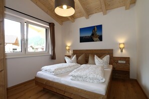 Comfort Apartment, 3 Bedrooms - Apartment in Milders With Stubai Supercard (Neustift Im Stubaital)
