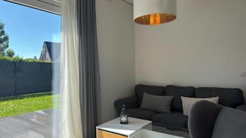 Classic Apartment, 4 Bedrooms | Living room
