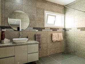 Towels, soap, shampoo, toilet paper