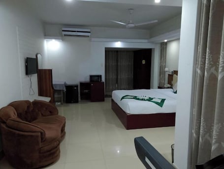 Free WiFi. Hotel Crown