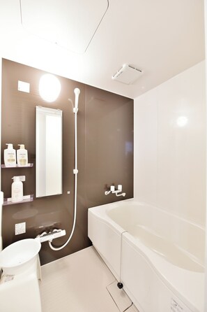 Hair dryer, towels, soap, toilet paper - Within walking distance from Shinsaibashi and Hommachi stations for easy access to tourist attractions! Numerous restaurants nearby! The town is quiet and pleasant at night. (Kitakyuhouji-cho, Osaka City)