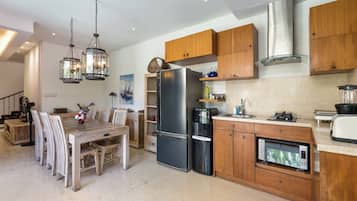 Deluxe Villa, 2 Bedrooms, Private Pool | Private kitchen