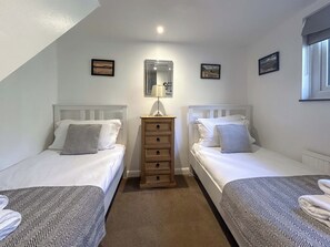 4 bedrooms, free WiFi - Ash Cottage - UKC9266 (Hope)