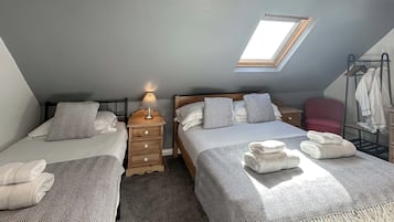4 bedrooms, free WiFi, bed sheets