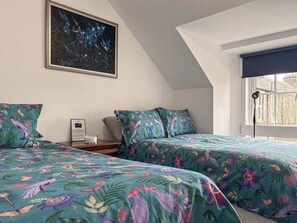 4 bedrooms, free WiFi - 4 bedroom accommodation in Peebles (Peebles)