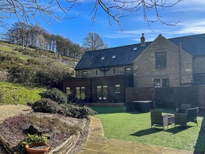 Exterior - Twitchill Farm Cottage - UKC9265 (Hope)