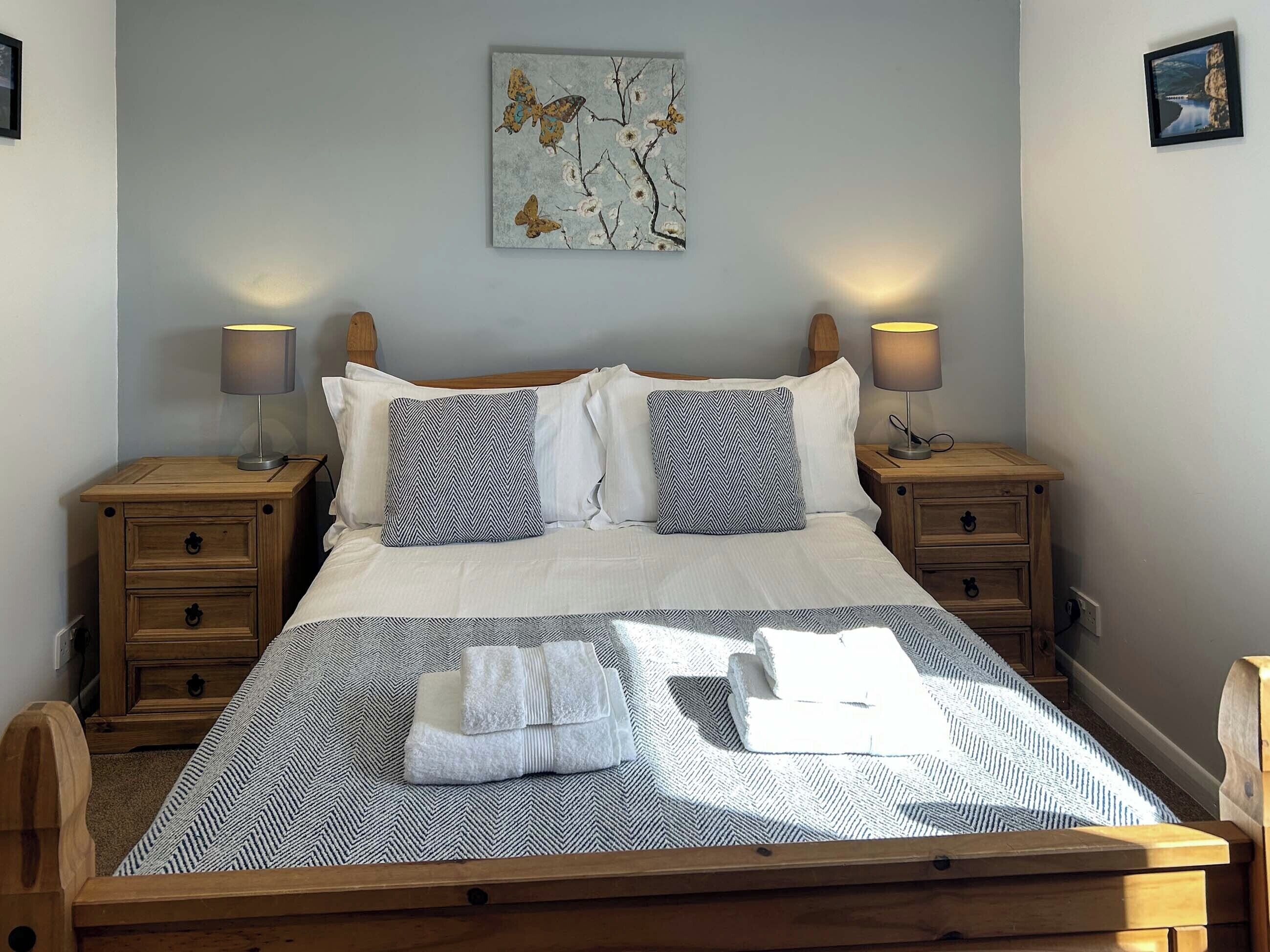 8 bedrooms, free WiFi, bed sheets