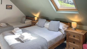 4 quartos, Wi-Fi de cortesia, roupa de cama