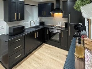 Private kitchen - 2 bedroom accommodation in Newcastle Upon Tyne (Newcastle Upon Tyne)