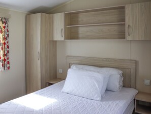 2 bedrooms, free WiFi - 2 bedroom accommodation in Llanbedr, near Harlech (Llanbedr, near Harlech)