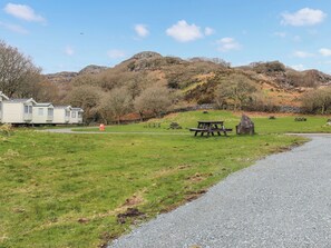 Outdoor dining - 2 bedroom accommodation in Llanbedr, near Harlech (Llanbedr, near Harlech)