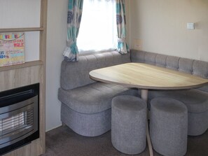 Dining - 2 bedroom accommodation in Llanbedr, near Harlech (Llanbedr, near Harlech)