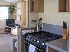 Private kitchen - 2 bedroom accommodation in Llanbedr, near Harlech (Llanbedr, near Harlech)
