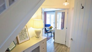 Interior - 4 bedroom accommodation in Holt (Holt)