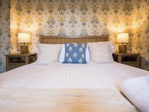 4 bedrooms, free WiFi