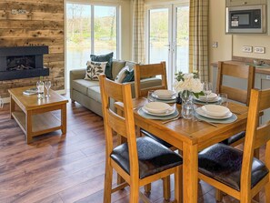 Dining - 3 bedroom accommodation in Perranporth (Perranporth)