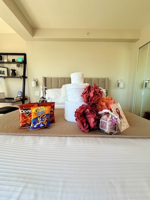 1 Schlafzimmer, Schreibtisch, Bügeleisen/Bügelbrett, Reisekinderbett