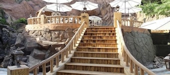 Longyuan Holiday Hot Spring Hotel
