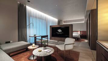 Royal Studio Suite, 1 Bedroom, Non Smoking, Lake View | Egyptian cotton sheets, premium bedding, down duvets, pillow-top beds