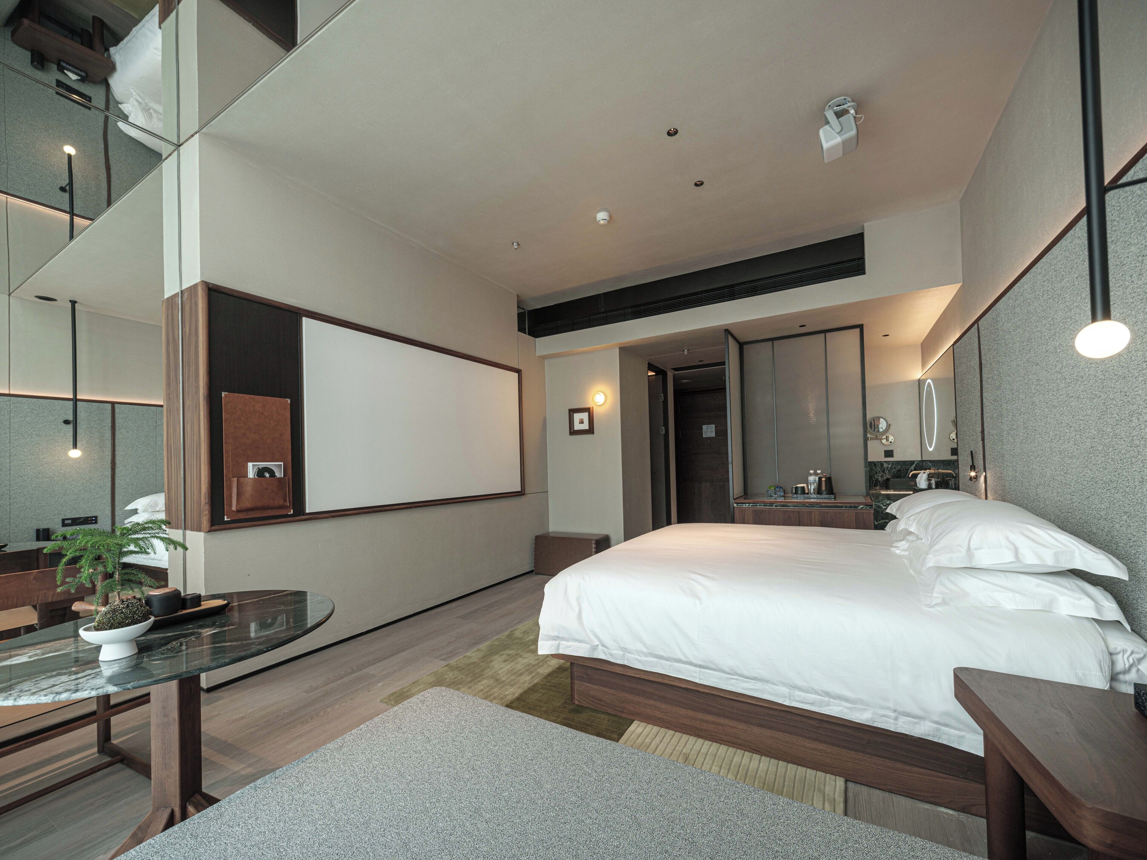 Luxury Double Room, City View