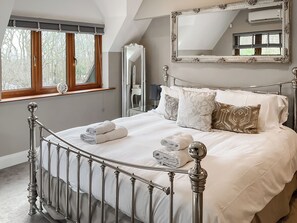 5 bedrooms, free WiFi - Little Picket - UK51243 (Ringwood)