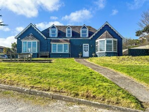 Exterior - 5 bedroom accommodation in Perranporth (Perranporth)