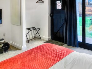1 bedroom, free WiFi - Barn Owl Lodge 2 - UK51445 (Corton)