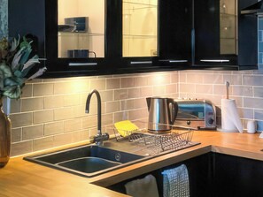 Private kitchen - Barn Owl Lodge 3 - UK51455 (Corton)