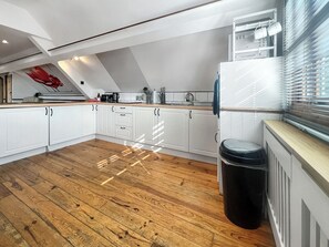 Kitchen | The Flat @ The Farm, Godstone, Surrey - 2 bedroom accommodation in Godstone, Surrey (Godstone, Surrey)