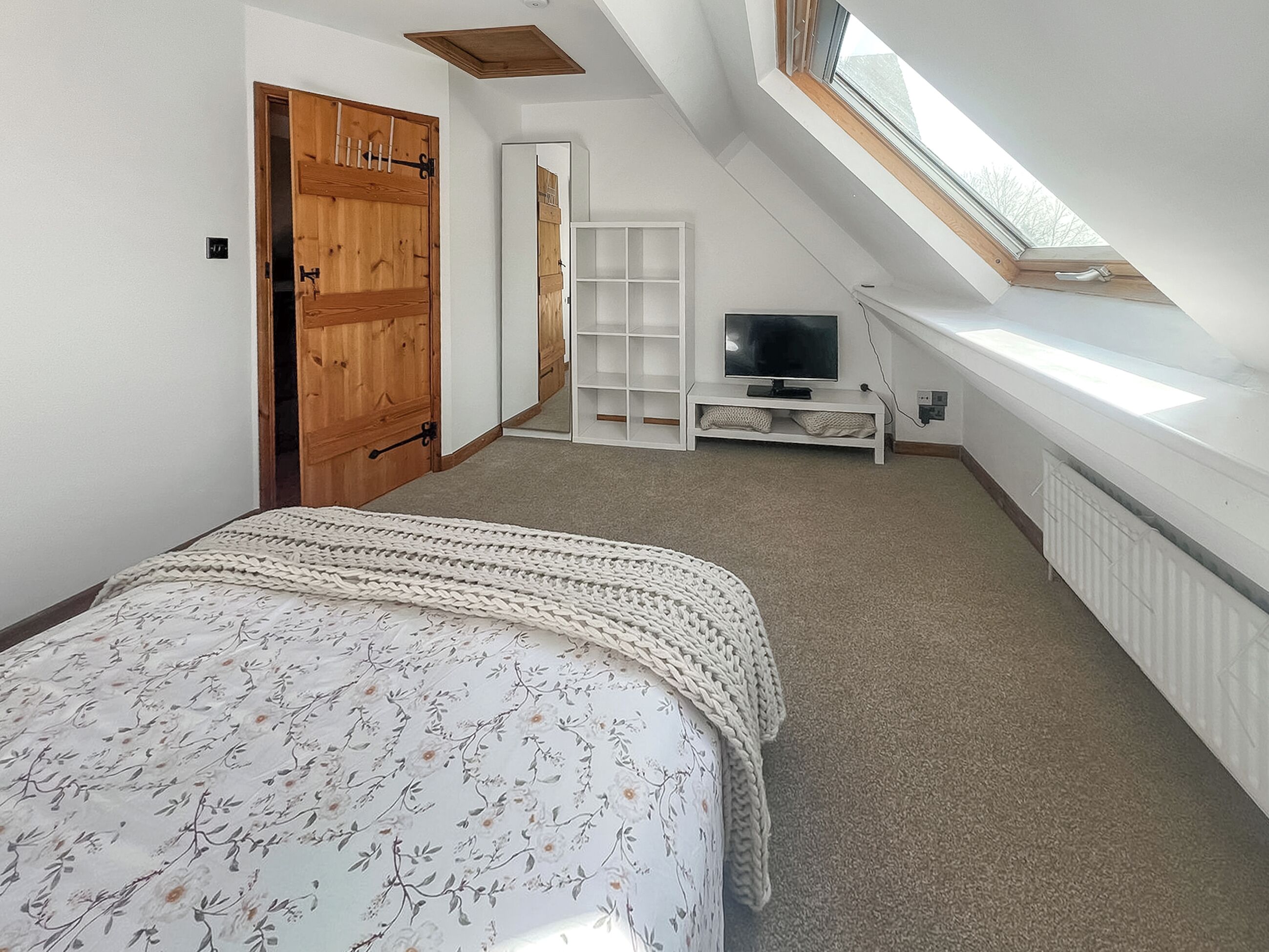 2 bedrooms, WiFi (free), bed sheets