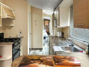Private kitchen - 2 bedroom accommodation in Forfar (Forfar)