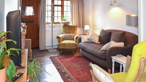 Living area - 2 bedroom accommodation in Seaton (Seaton)