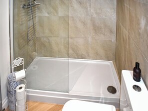 Towels - 2 bedroom accommodation in Seaton (Seaton)