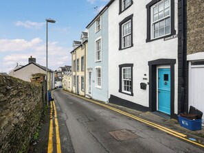 Exterior - 4 bedroom accommodation in Aberdyfi (Aberdyfi)