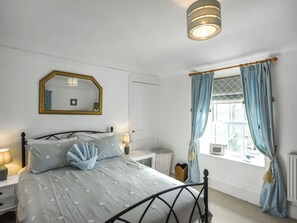 4 bedrooms, free WiFi - 4 bedroom accommodation in Aberdyfi (Aberdyfi)