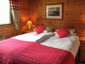 2 bedrooms, free WiFi - The openness of the park and the closeness to the shore. (Acharacle, near Ardnamurchan)