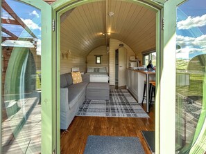 Interior - Willow Pod - UK51540 (Newton Stewart)