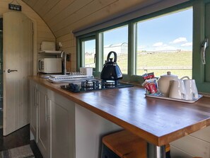 Private kitchen - Willow Pod - UK51540 (Newton Stewart)