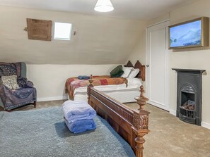 Double bedroom | Foumartdean Cottage - Lochside, Lochside
