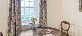 2 bedroom accommodation in Lochside
