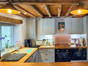 Dishwasher - 1 bedroom accommodation in Blunsdon (Blunsdon)