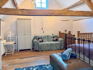 Interior - 1 bedroom accommodation in Blunsdon (Blunsdon)