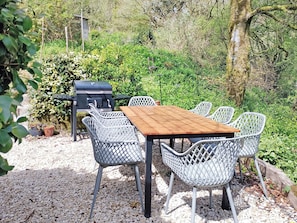 Outdoor dining - 3 bedroom accommodation in Kingsbrisge (Kingsbrisge)