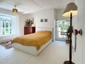 Double bedroom | Gara Mill Cottage, Kingsbrisge - 3 bedroom accommodation in Kingsbrisge (Kingsbrisge)