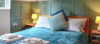 1 bedroom accommodation in Gloucester